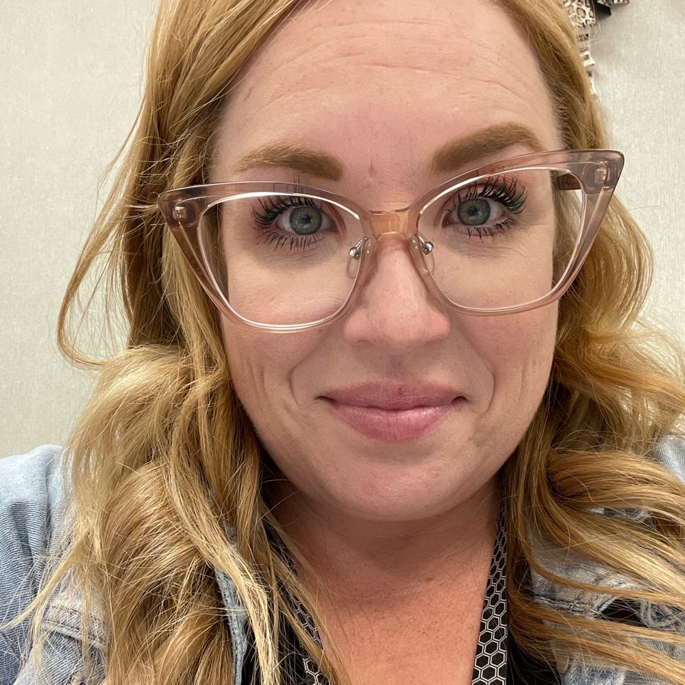Meet your Posher, Stephanie